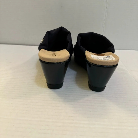 AK Anne Klein iFlex Slip On Sandals - Picture 4 of 9